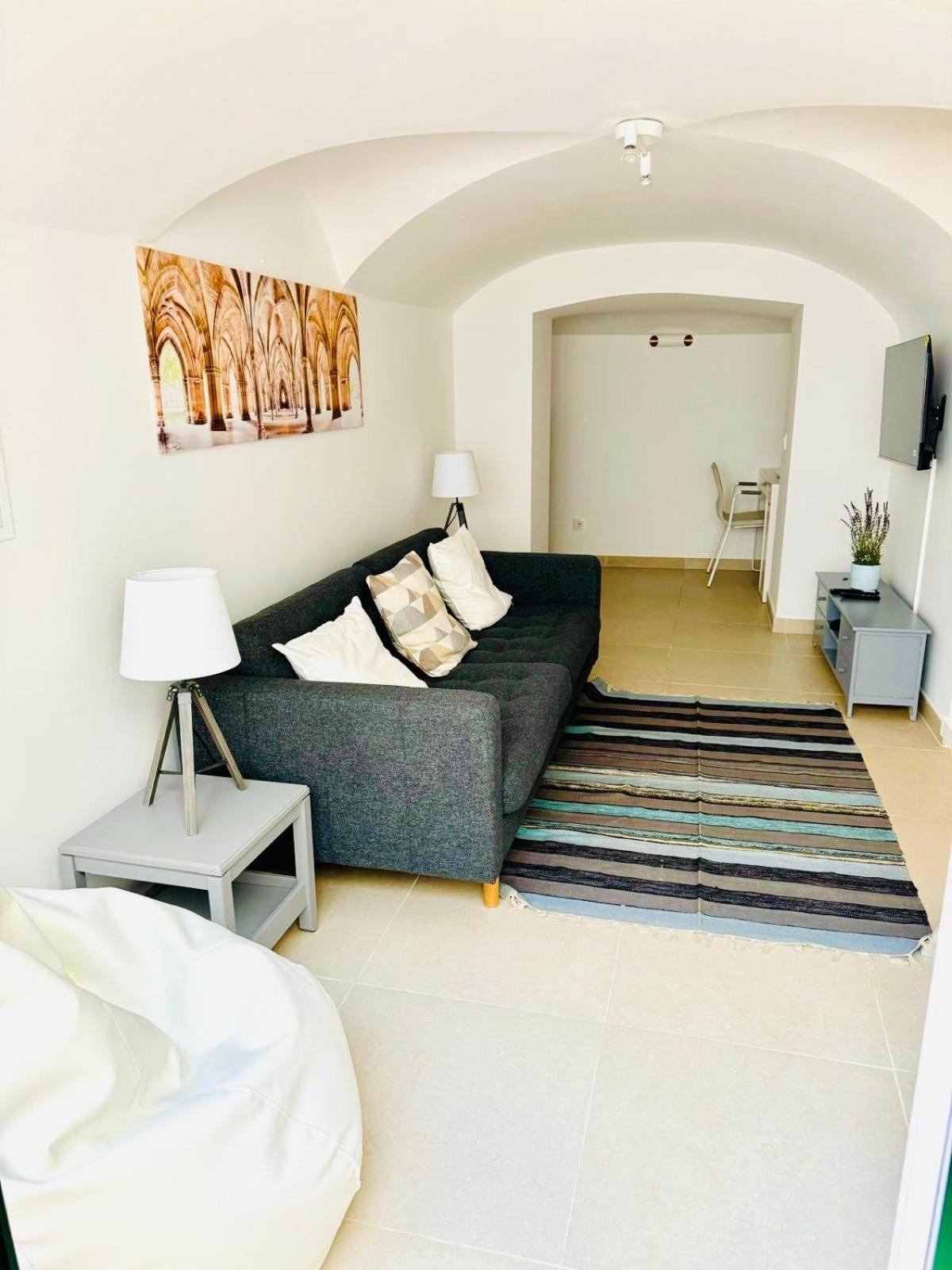 Renovated With Small Garden In Ajuda Apartment Lisbon